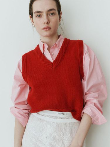 Wool V-neck Sweater Vest _ Red - Souri no Rosie - Modalova