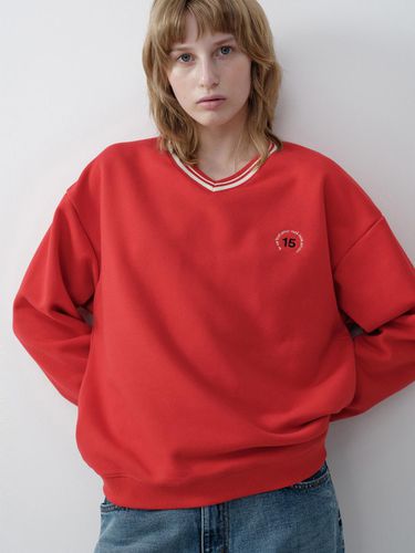 Sporty V-neck Sweatshirt_3 Colors - URAGO - Modalova