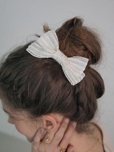 Stripe Mesh Ribbon Hairpin - MERRYMOTIVE - Modalova