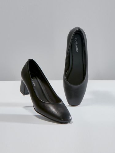 Ebony Comfort Round Toe Pumps - CUSTOMADE WOMAN - Modalova