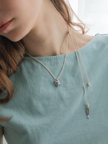 Surgical Pendant With Color String Necklace - MERRYMOTIVE - Modalova