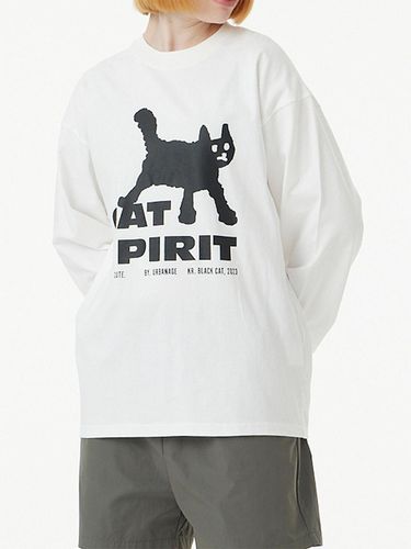 Cat Spirit Long-Sleeve T-Shirt - URBANAGE - Modalova