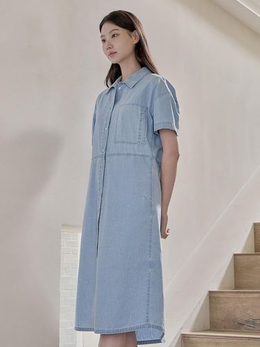 Pin Stripe Denim Short Sleeve Dress - EPIGRAM - Modalova