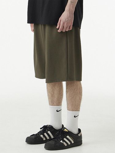 Wide-Leg Bermuda Sweat Shorts Khaki - URBANAGE - Modalova