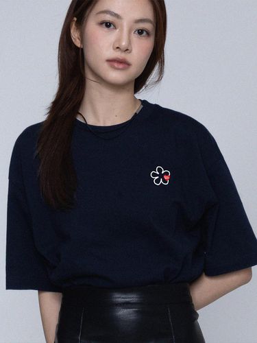 Small Line Flower Heart Logo T-shirt_Navy - GRAVER - Modalova