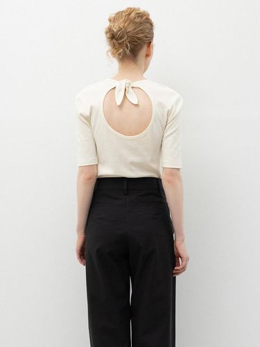 Back Knot T-Shirts_Cream - RRACE - Modalova