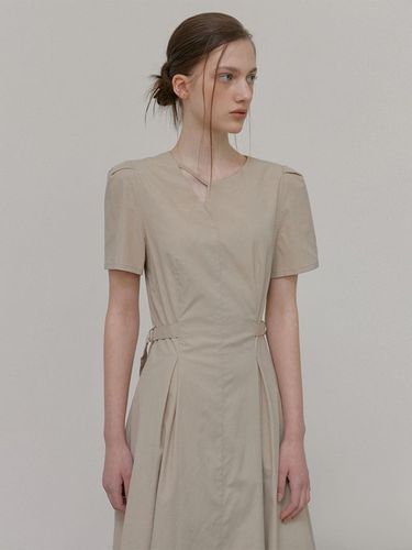 Neck Strap Belt Dress, Beige - ETMON - Modalova