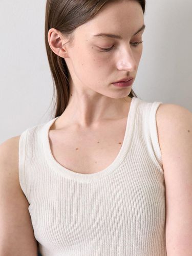 Ribbed U Neck Sleeveless Knit () - L’oiE - Modalova