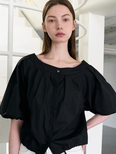 Pin Tuck String Sleeve Volume Shirt () - L’oiE - Modalova