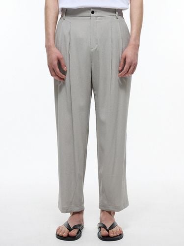 Kinoshita Balloon Carrot Fit Seersucker Pant_Beige - TNGT - Modalova