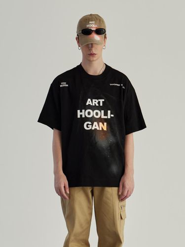 Art Hooligan Hand Graffiti T-shirt - UNNORM IS DEAD - Modalova