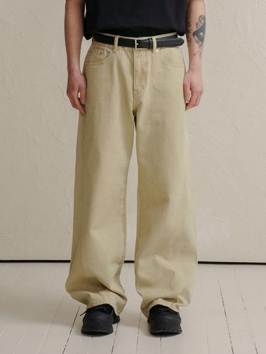 Curved Extra Wide Fit Fade Out Pants_Beige - DENMADE - Modalova