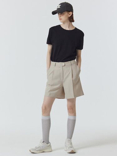 Summer One Tuck Half Pants_Beige - MaLoupe - Modalova