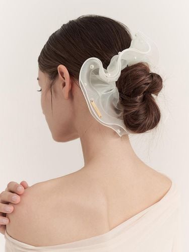 Zena Hair Scrunchie_Cream - GRACE U - Modalova