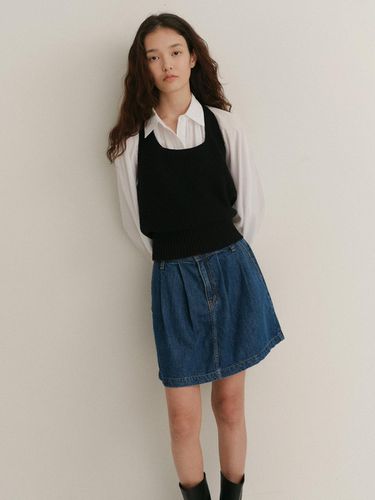 Halterneck Sleeveless Knit_Navy - LOVE US U - Modalova