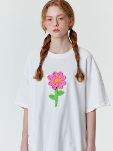 Crochet Flower T-Shirt - White - MISTERCHILD - Modalova