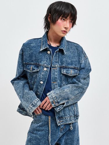 Oversized Denim Trucker Jacket - C Wear by the Genius - Modalova