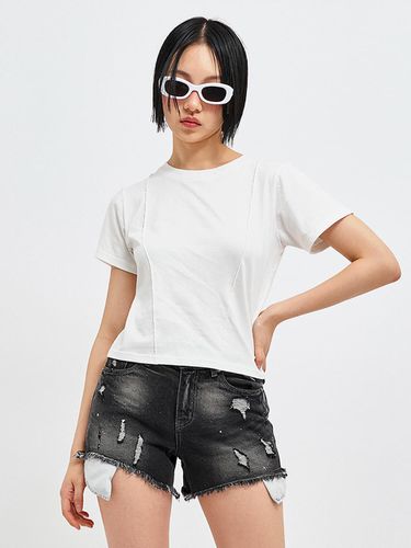 Cropped Pin Tuck T-Shirt _ White - C Wear by the Genius - Modalova