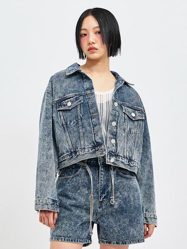 Jinro Cropped Denim Trucker Jacket _ - C Wear by the Genius - Modalova