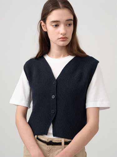 Button V-neck Knit Vest - on&on - Modalova