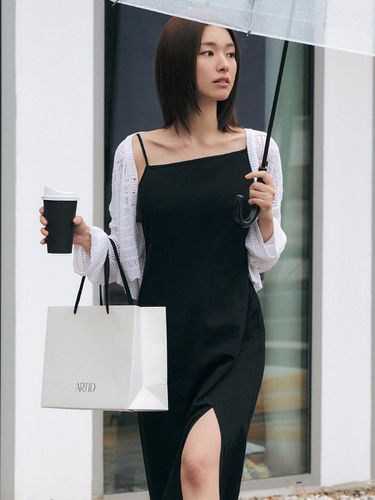 Unbalanced Slit Point Dress _ Black - ARTID - Modalova