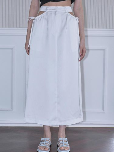 Cut Out Satin Long Skirt_White - Rosefrantz - Modalova