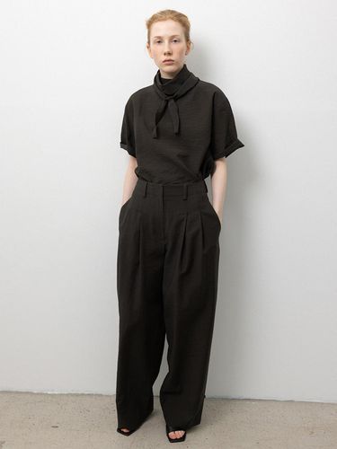 Sheer Two-tuck Pants_Black - RRACE - Modalova