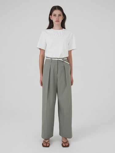 Loose Fit One-tuck Pants - on&on - Modalova