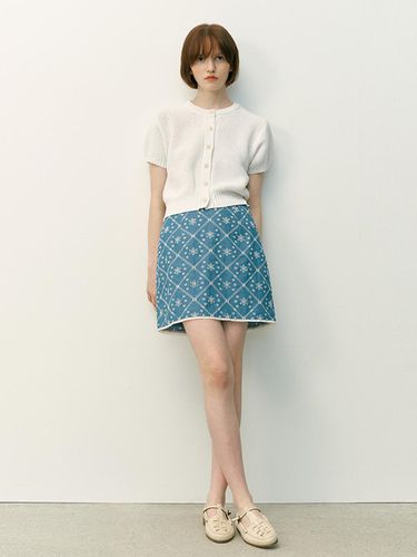 Pebbley Lace Embroidered Mini Skirt () - AND YOU - Modalova