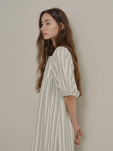 Stripe Pattern Voluminous Pajama Dress () - Boil House - Modalova