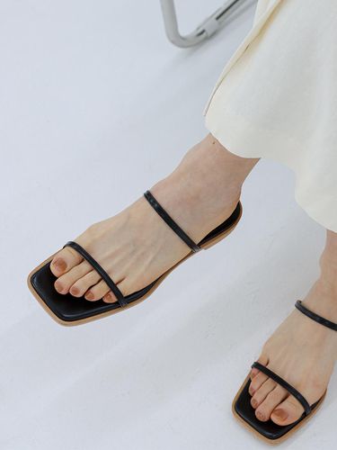 Simple Sandal_Black - MOL:pin - Modalova