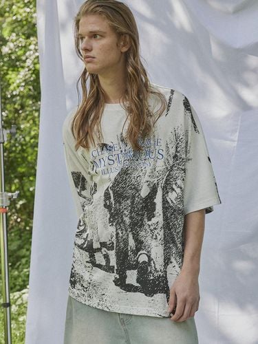 SWAGVER Front Print Oversized T-shirt_Off White - MAGOODGAN - Modalova