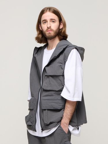 CB 3D Pocket Wind Vest_Charcoal - CARGOBROS - Modalova