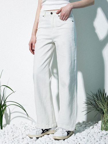 FATRO Semi Wide Fit Denim Pants_White - MAGOODGAN - Modalova