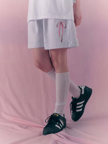 Ribbon Bermuda Sweat Short Pants_White Melange - AMBLER - Modalova