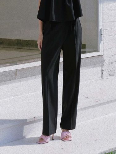 Summer Two Tuck Slacks_Black - PLUNASTUDIO - Modalova