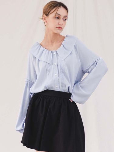 Pin Tuck Loose Blouse_Sky Blue - PLUNASTUDIO - Modalova