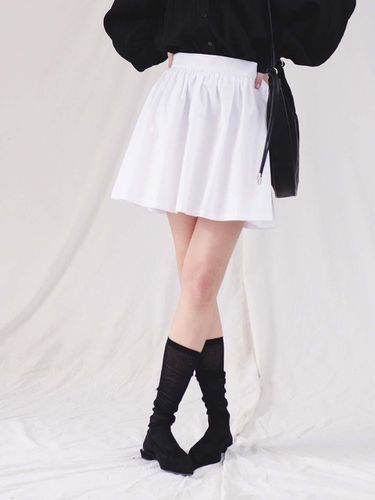 Mini Pleats Skirt_White - PLUNASTUDIO - Modalova