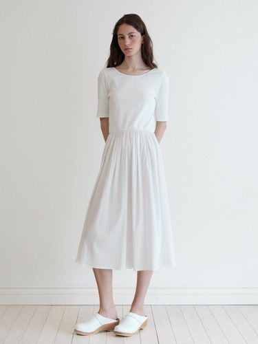 Round Long Dress_White - SPRING CROCUS - Modalova