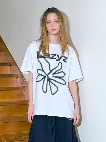 Big Lazy Flower T-Shirt - lazyz - Modalova