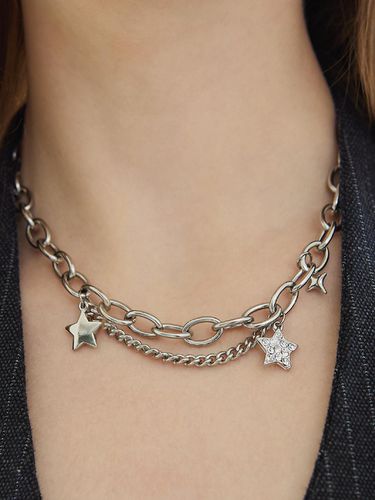 Funky Star Bold Chain Surgical Necklace - VVV - Modalova