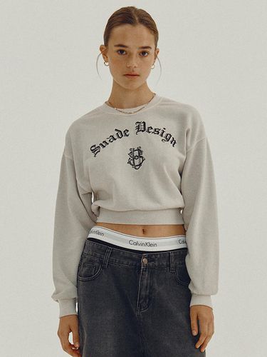 Monogram Crop Crewneck Top_Pigment Beige - SUADE - Modalova