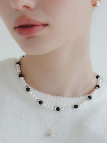 Pearl Black Ball Necklace - J.Lauren - Modalova