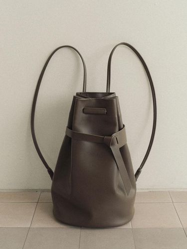 Knot Backpack_Taupe - ATCLIP - Modalova