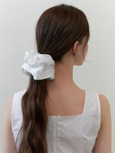 Silky Scrunchie_White - KINDABABY - Modalova