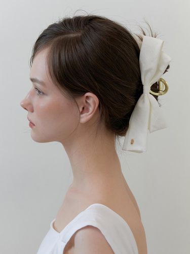 Breeze Dressy Ribbon Claw_Off White - KINDABABY - Modalova