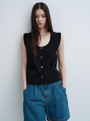 Scoop Open Knit Vest (Black) - a.t.corner - Modalova