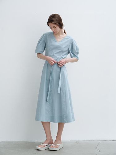 V-neck Volume Sleeve Flare Long Dress () - a.t.corner - Modalova