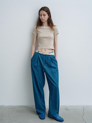 Rayon Pleated Wide Leg Denim Pants () - a.t.corner - Modalova