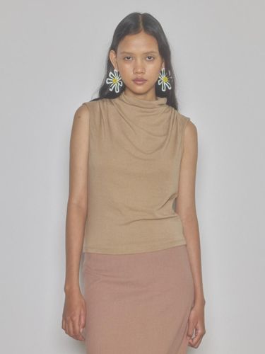 Mock Turtleneck Top (Beige) - jijivisha - Modalova